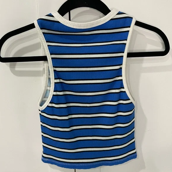 Alice + Olivia Andre Fitted Cropped Tank - Picture 11 of 11